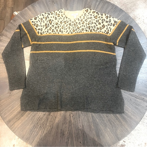 Beach Lunch Lounge Gray Cheetah Print Sweater
Size XXL / 2XG (20) - Picture 1 of 9